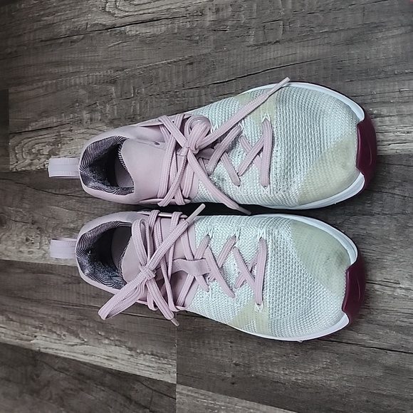 Nike Shoes - Women's nike metcon